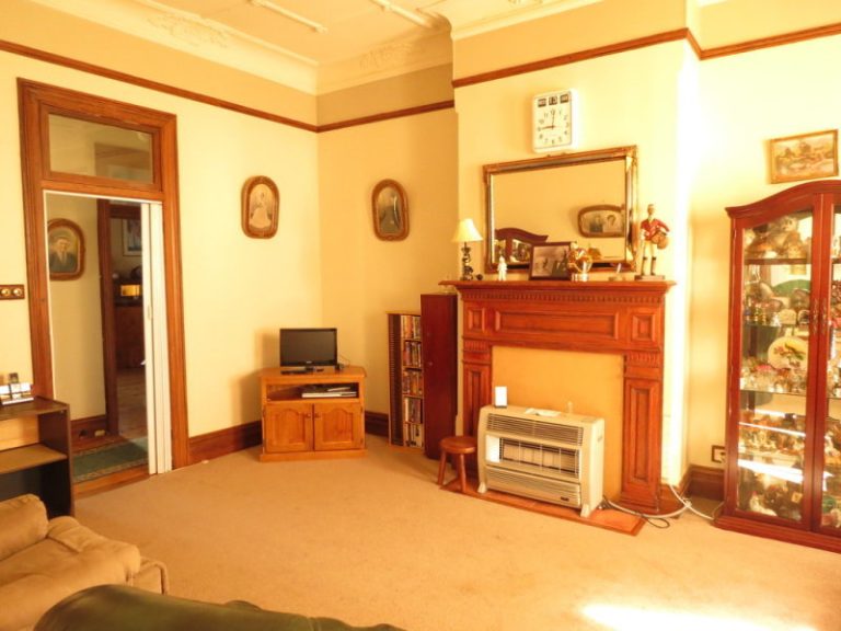 156 Victoria Street, Temora NSW 2666 - photo 11