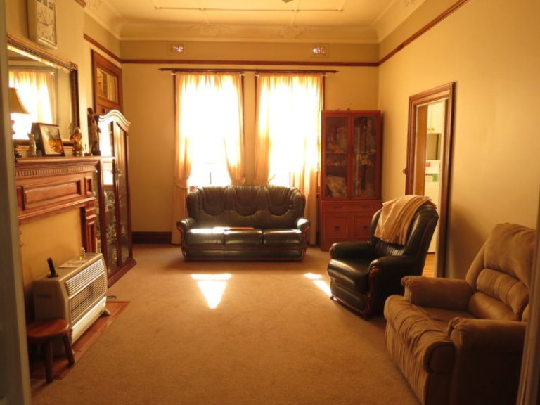 156 Victoria Street, Temora NSW 2666 - photo 4