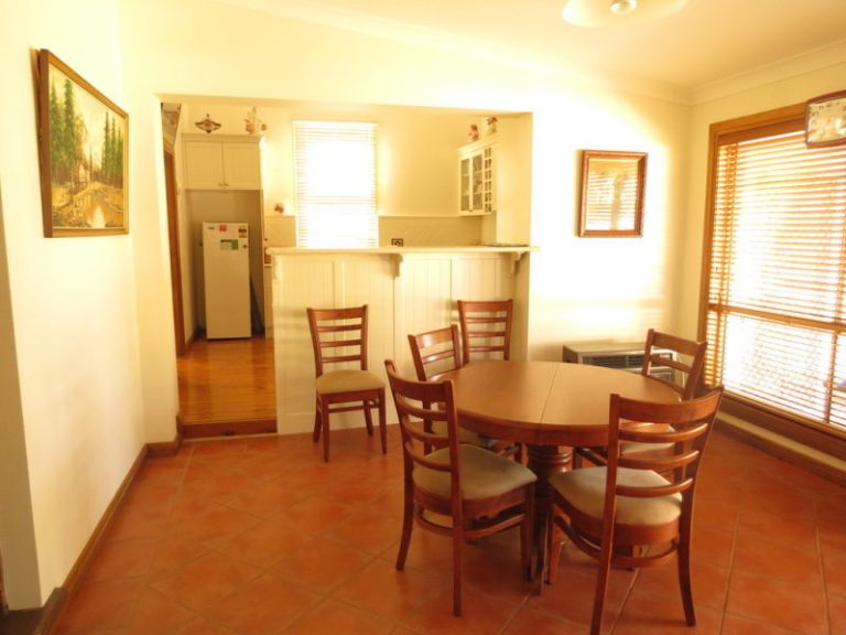 156 Victoria Street, Temora NSW 2666 - photo 9