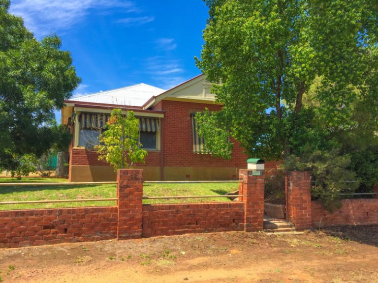 37 Cadell Street, Narrandera NSW 2700 - photo 6