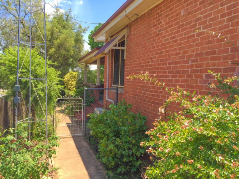 37 Cadell Street, Narrandera NSW 2700 - photo 9