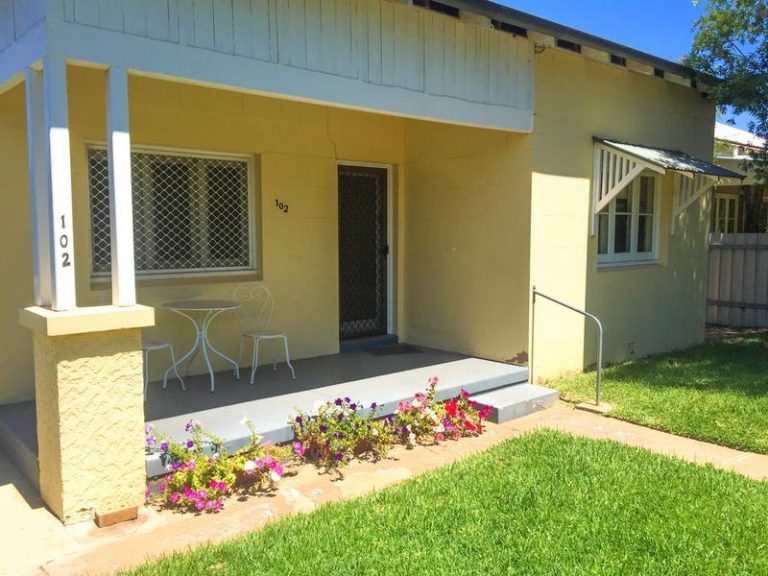 102 Audley Street, Narrandera NSW 2700 - photo 2