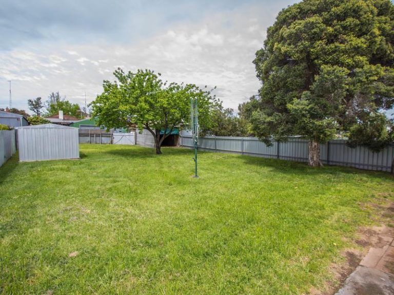 102 Audley Street, Narrandera NSW 2700 - photo 16