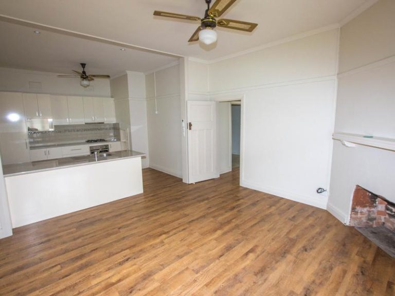102 Audley Street, Narrandera NSW 2700 - photo 4
