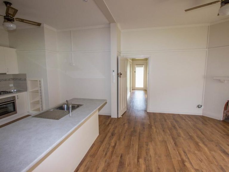 102 Audley Street, Narrandera NSW 2700 - photo 7