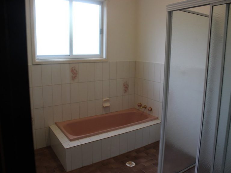 10 Skidmore Street, Temora NSW 2666 - photo 14