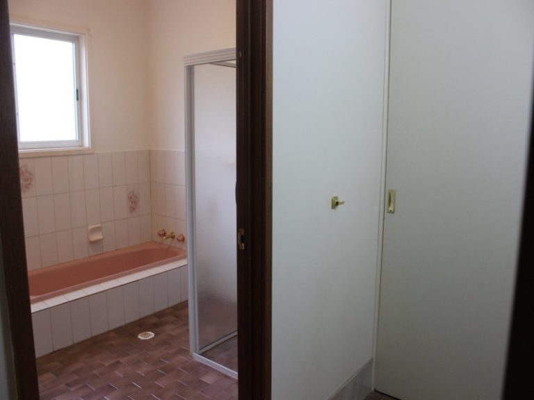 10 Skidmore Street, Temora NSW 2666 - photo 15