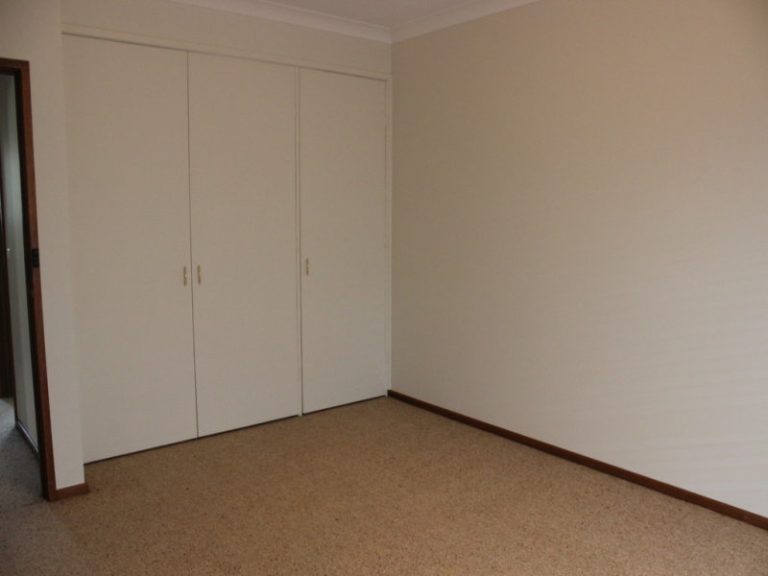 10 Skidmore Street, Temora NSW 2666 - photo 16