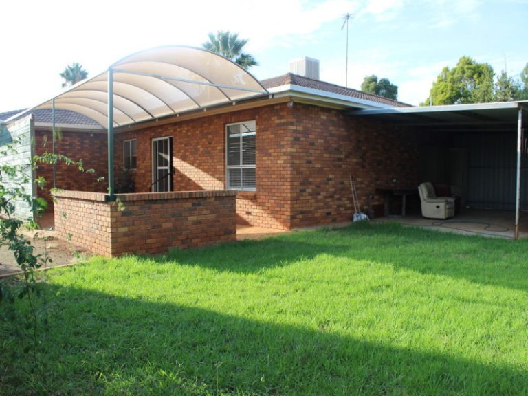 10 Skidmore Street, Temora NSW 2666 - photo 22