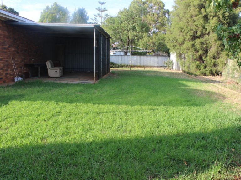 10 Skidmore Street, Temora NSW 2666 - photo 23