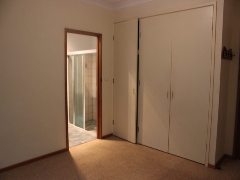 10 Skidmore Street, Temora NSW 2666 - photo 10