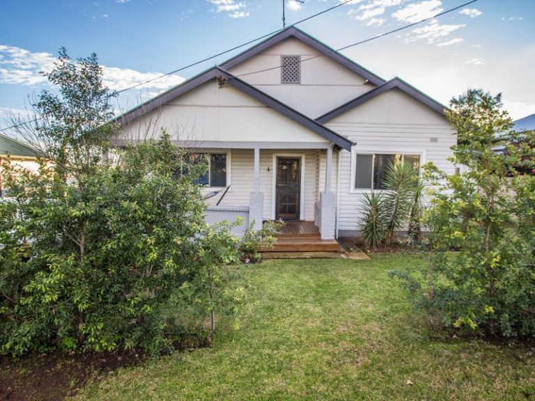 30 William Street, Narrandera NSW 2700 - photo 2