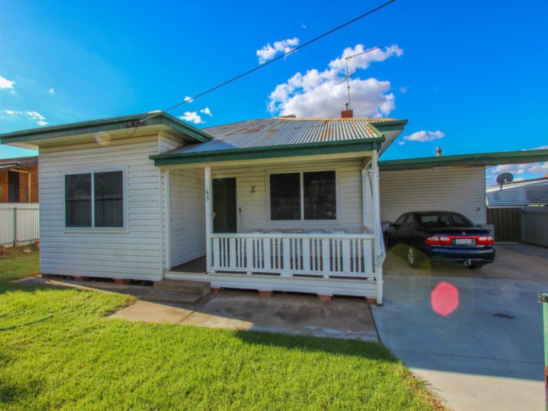 63 Dalgetty Street, Narrandera NSW 2700 - photo 2
