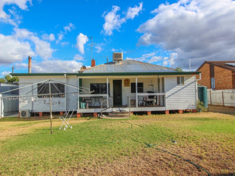 63 Dalgetty Street, Narrandera NSW 2700 - photo 19