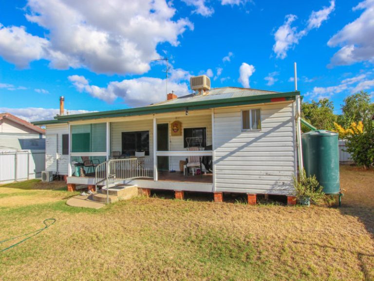 63 Dalgetty Street, Narrandera NSW 2700 - photo 20