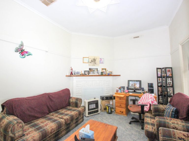 63 Dalgetty Street, Narrandera NSW 2700 - photo 4
