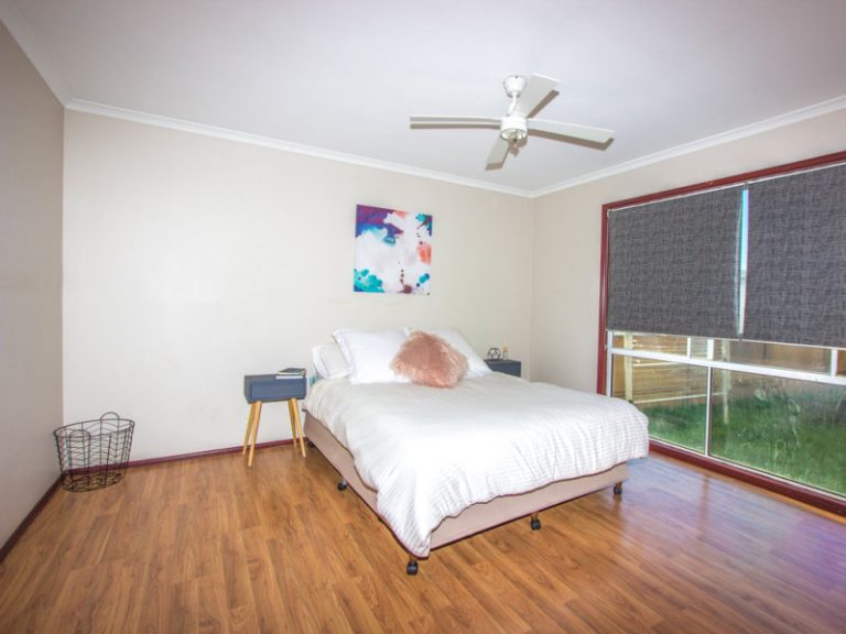 13 Cootamundra Road, Temora NSW 2666 - photo 18