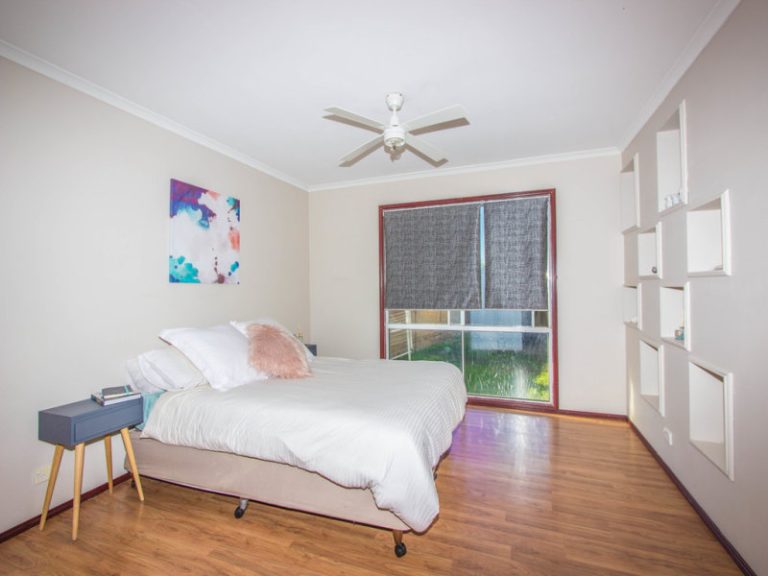 13 Cootamundra Road, Temora NSW 2666 - photo 6