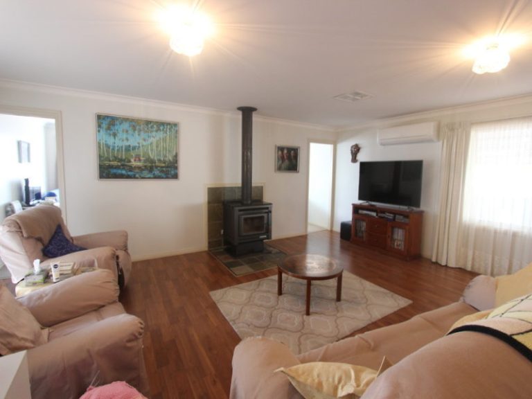 147 Vesper Street, Temora NSW 2666 - photo 11