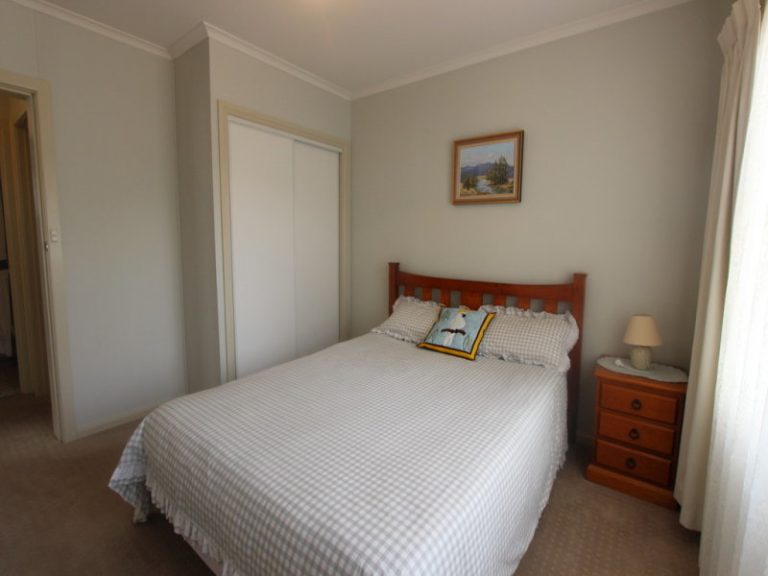 147 Vesper Street, Temora NSW 2666 - photo 4