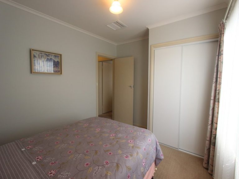 147 Vesper Street, Temora NSW 2666 - photo 6