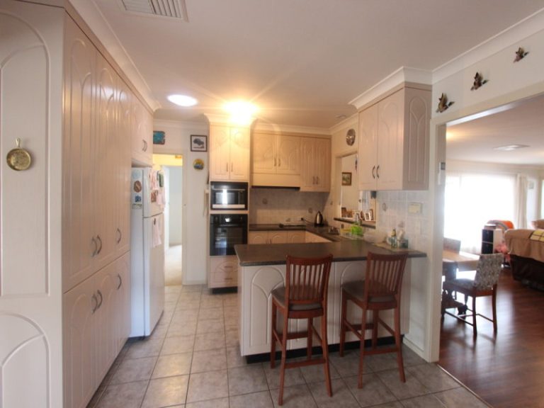 147 Vesper Street, Temora NSW 2666 - photo 8