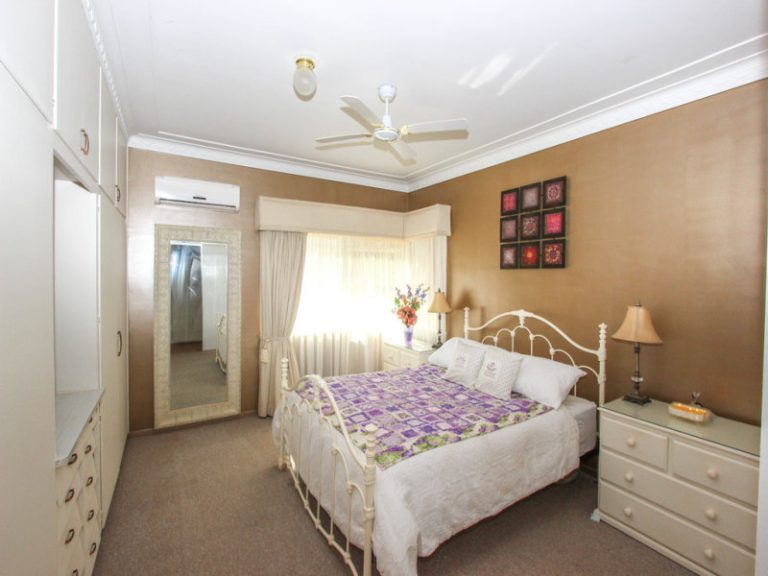 6 Riverine Street, Narrandera NSW 2700 - photo 13
