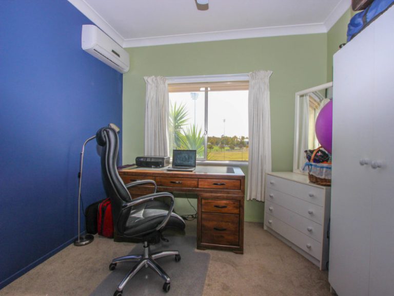 6 Riverine Street, Narrandera NSW 2700 - photo 15