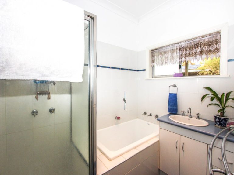 6 Riverine Street, Narrandera NSW 2700 - photo 17