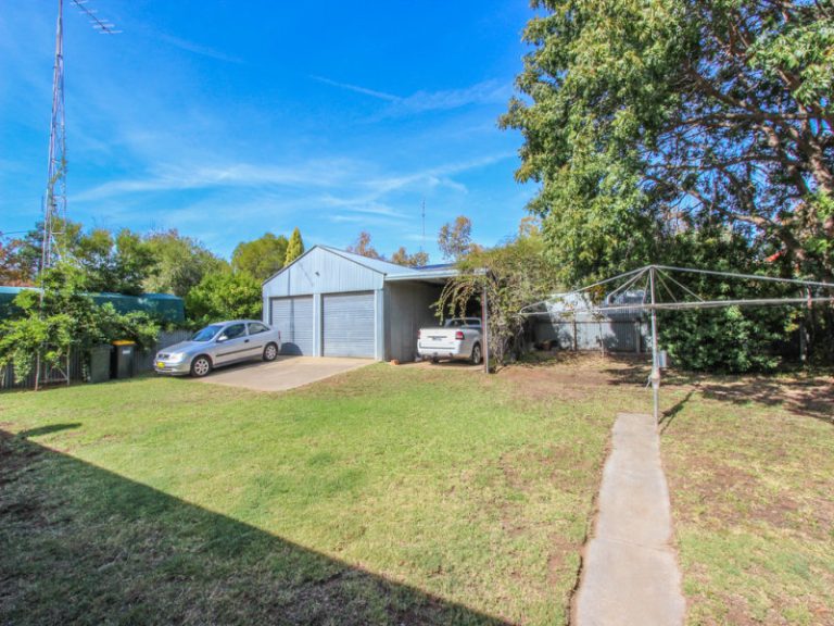 6 Riverine Street, Narrandera NSW 2700 - photo 18