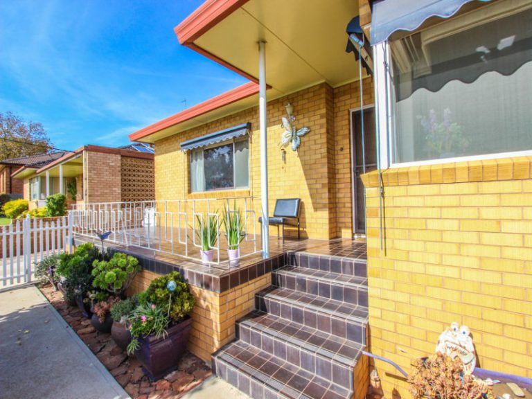 6 Riverine Street, Narrandera NSW 2700 - photo 4