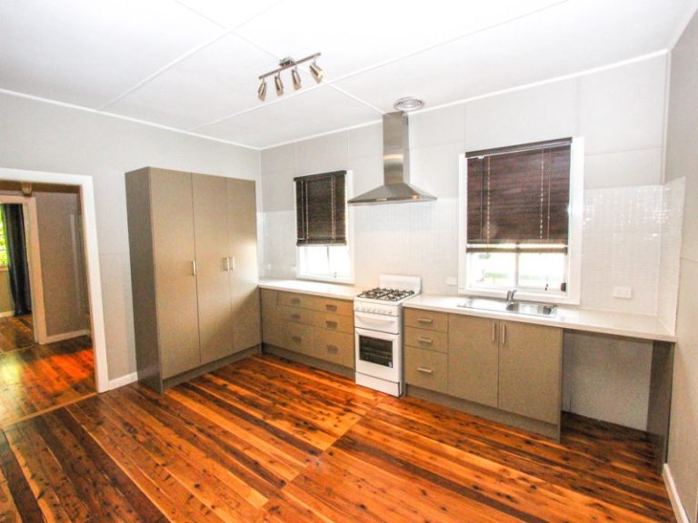 71 Melbourne Street, Narrandera NSW 2700 - photo 2