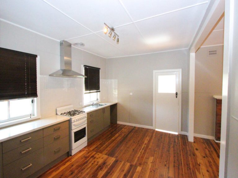 71 Melbourne Street, Narrandera NSW 2700 - photo 3