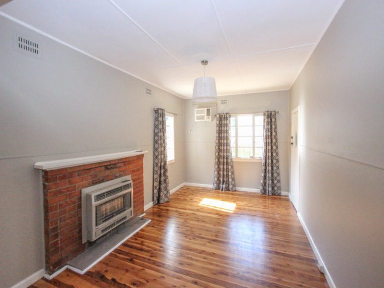 71 Melbourne Street, Narrandera NSW 2700 - photo 4