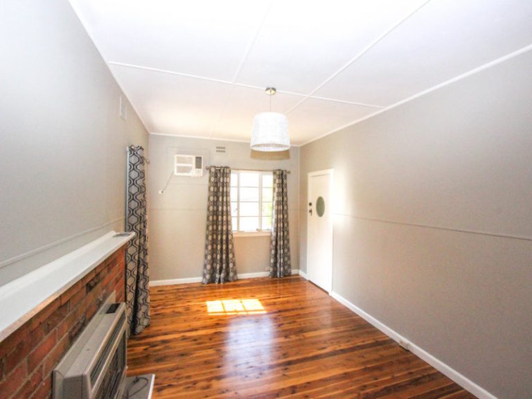 71 Melbourne Street, Narrandera NSW 2700 - photo 5