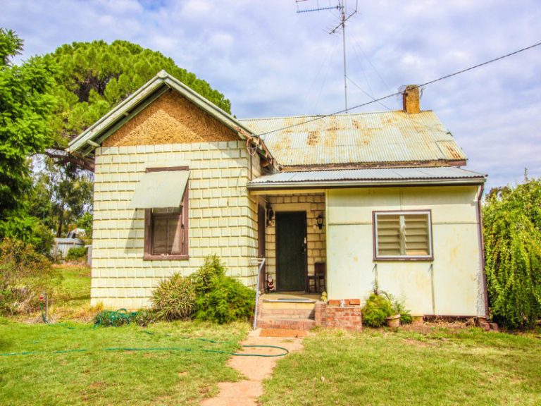 174 Larmer Street, Narrandera NSW 2700 - photo 3