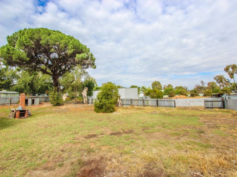174 Larmer Street, Narrandera NSW 2700 - photo 6