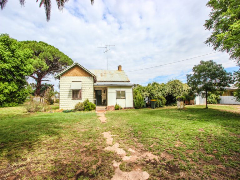 174 Larmer Street, Narrandera NSW 2700 - McGrath Riverina