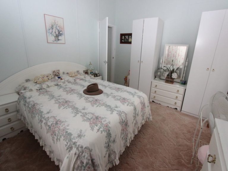 4 Parnell Street, Boorowa NSW 2586 - photo 11
