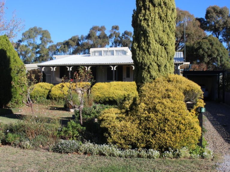 4 Parnell Street, Boorowa NSW 2586 - photo 17