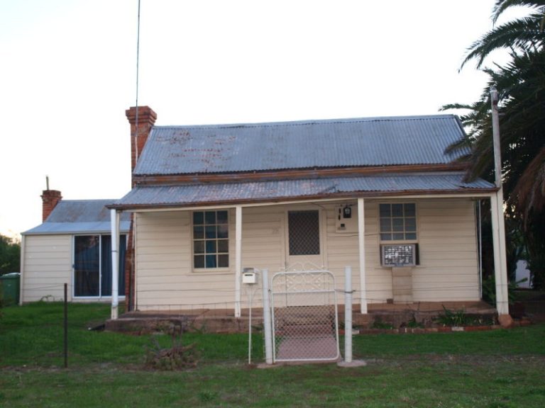 28 DeBoos Street, Barmedman NSW 2668 - photo 3