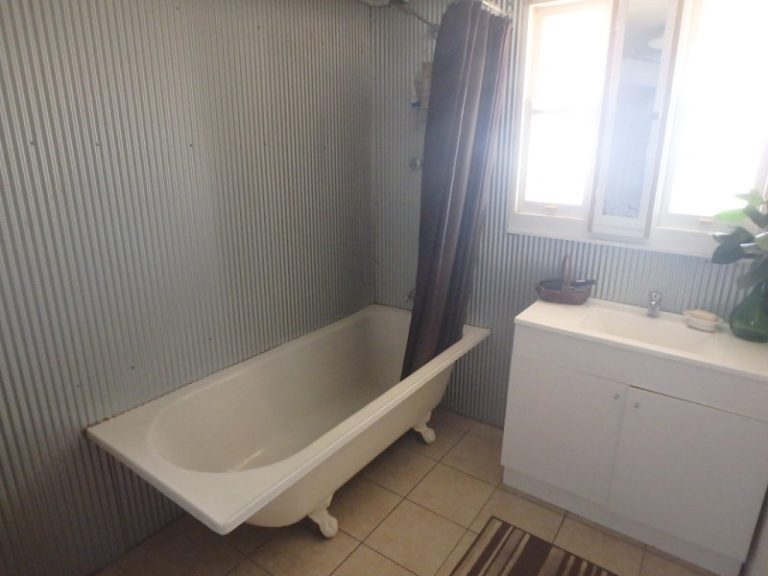 28 DeBoos Street, Barmedman NSW 2668 - photo 9