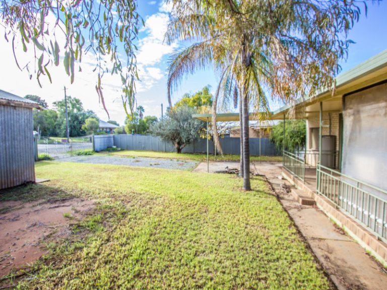 55 Ferrier Street, Narrandera NSW 2700 - photo 14