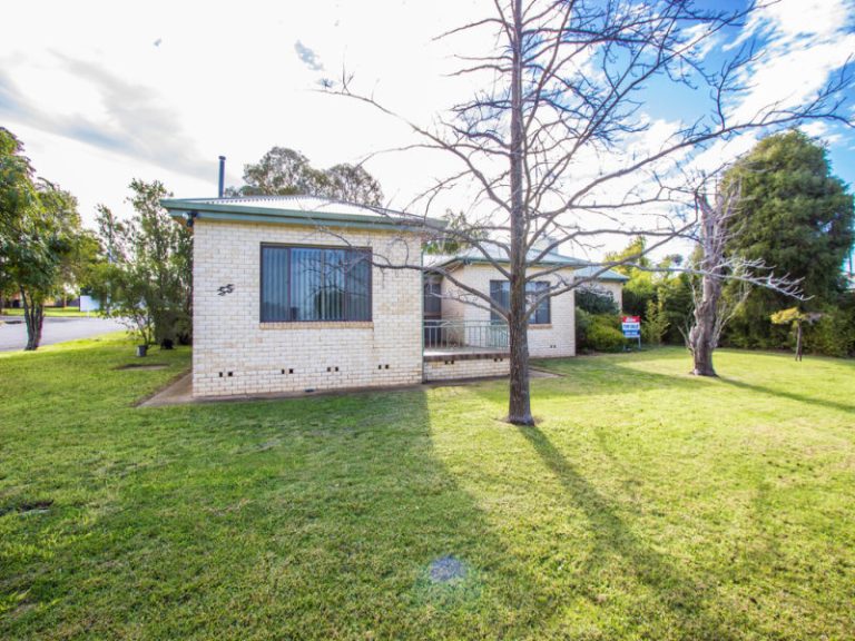 55 Ferrier Street, Narrandera NSW 2700 - photo 3