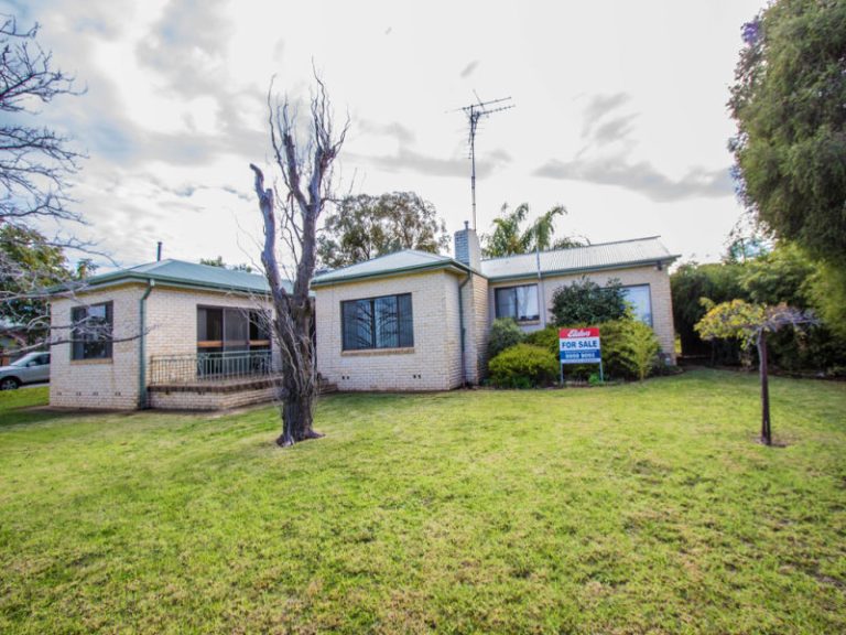 55 Ferrier Street, Narrandera NSW 2700 - photo 4