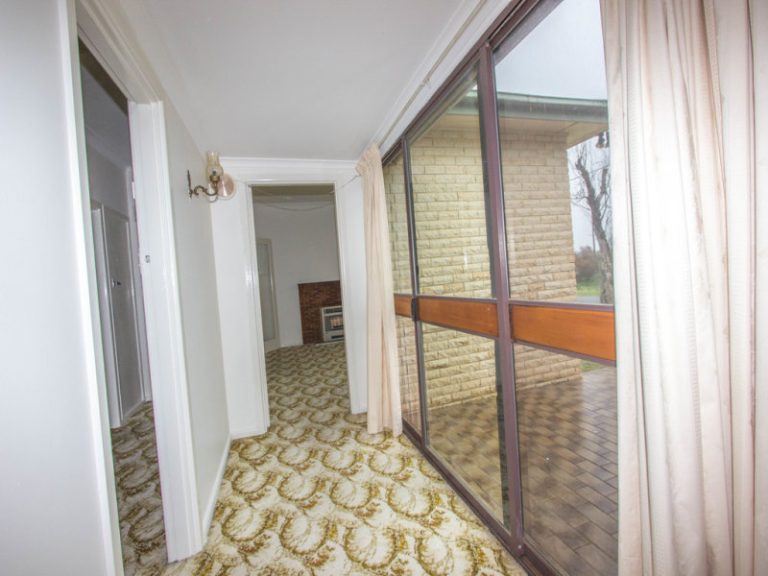 55 Ferrier Street, Narrandera NSW 2700 - photo 6