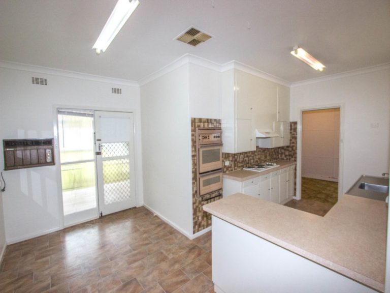 55 Ferrier Street, Narrandera NSW 2700 - photo 8