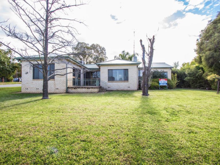55 Ferrier Street, Narrandera NSW 2700 - McGrath Riverina