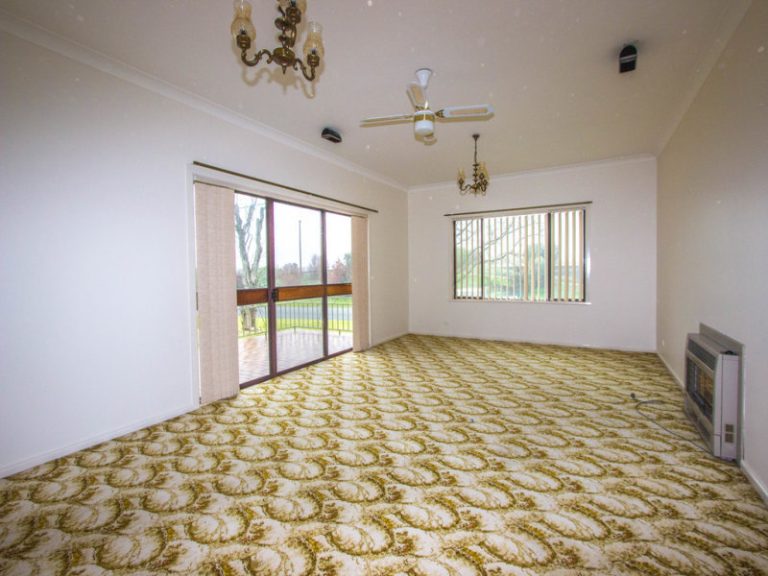 55 Ferrier Street, Narrandera NSW 2700 - photo 10