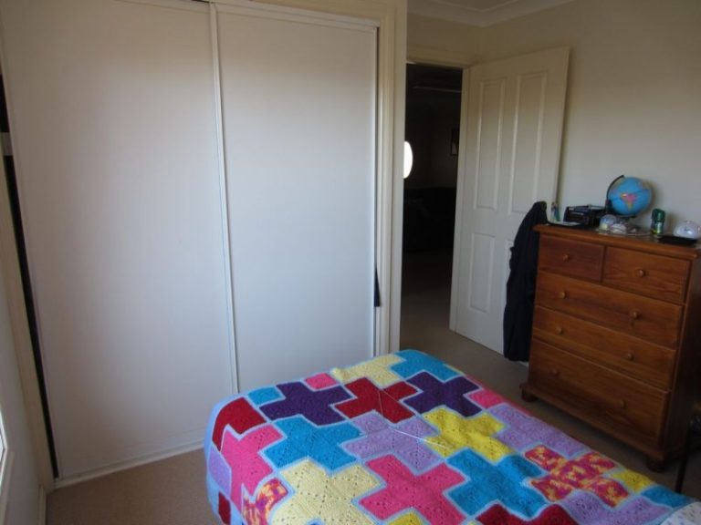 4/163 DeBoos Street, Temora NSW 2666 - photo 4